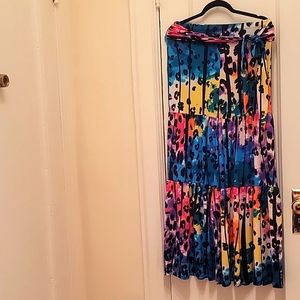 Colorful wide leg pants. Elastic waist.